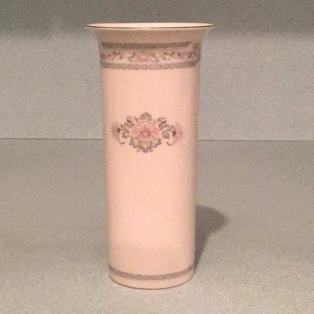 VINTAGE LENOX CHARLESTON VASE - Picture 2 of 4